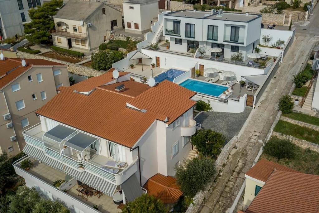 Lolina,sea On A Palm! Heated Pool * Trogir