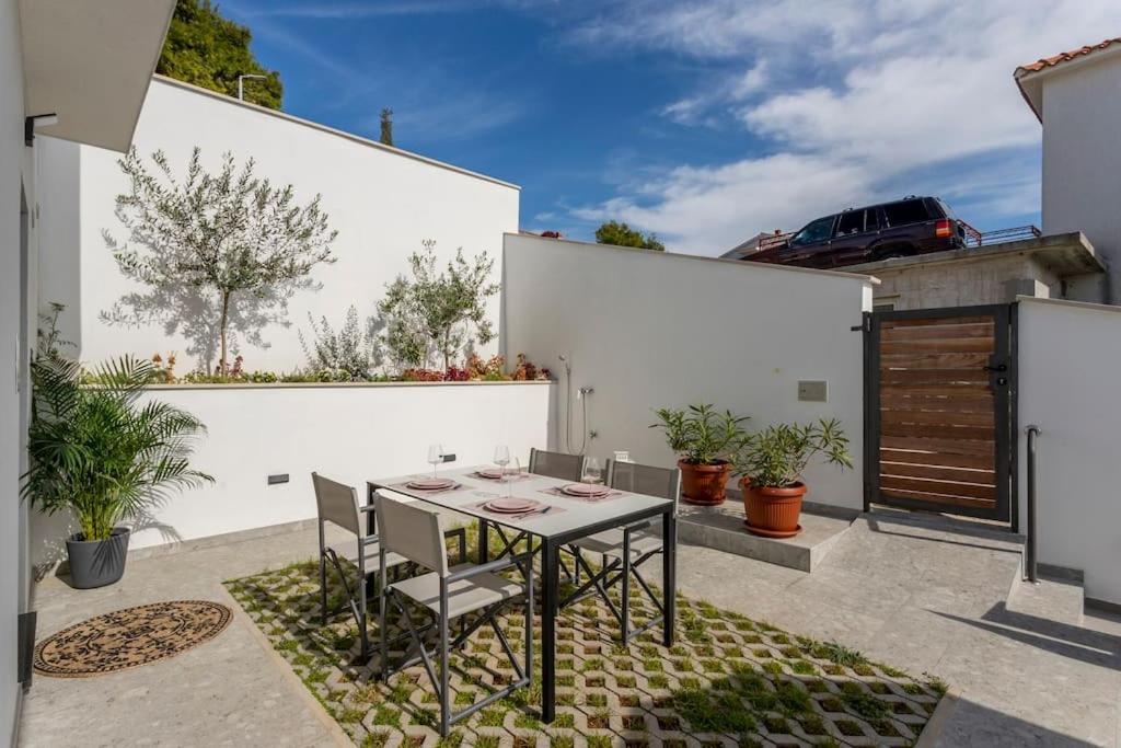 Lolina,sea On A Palm! Heated Pool Holiday home *